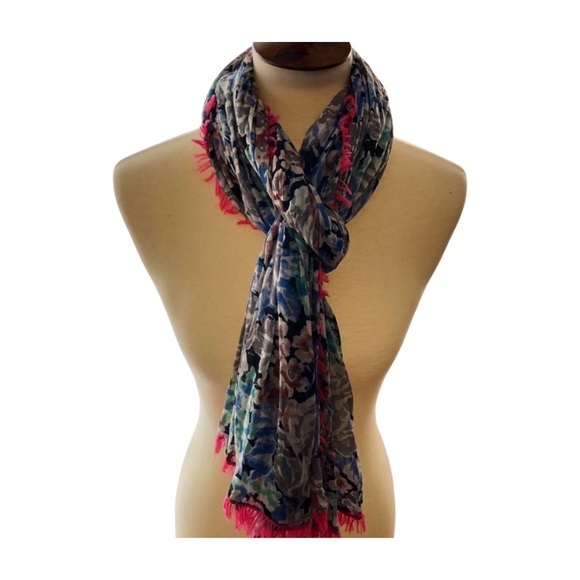 American Eagle Outfitters Accessories - American Eagle outfitters 2010s Vintage floral scarf